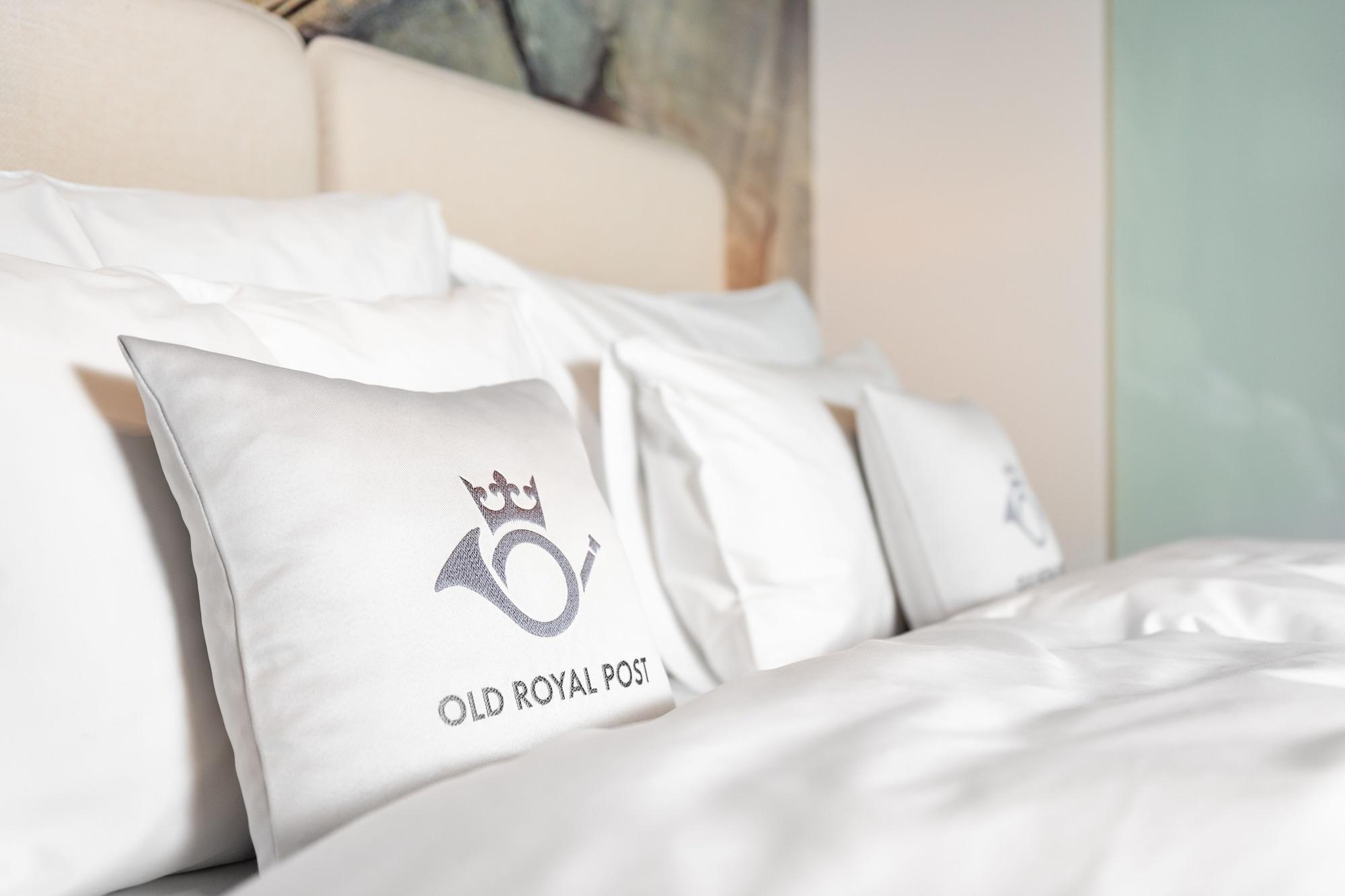 Old Royal Post Boutique Hotel & Premium Suites Прага Экстерьер фото